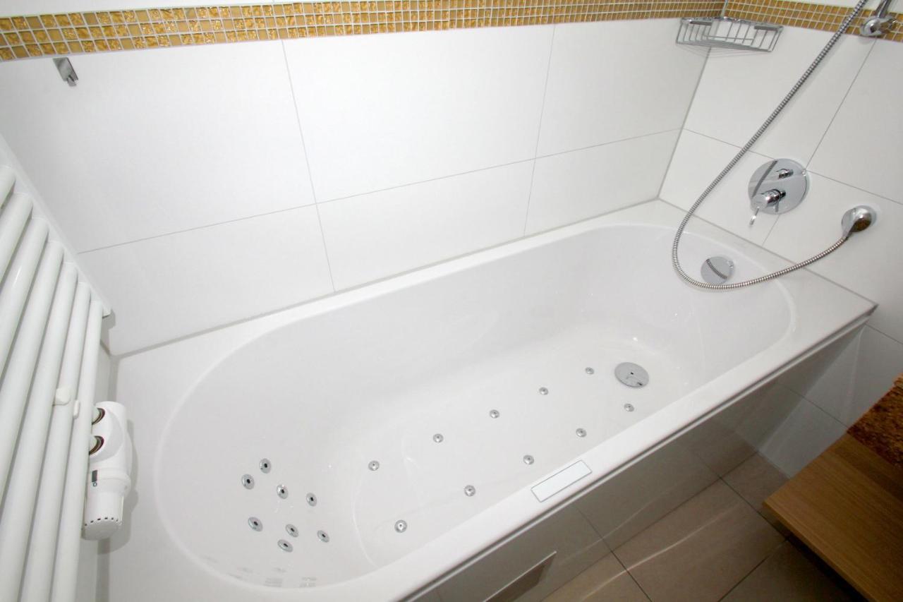 Strandnahe Fewo Mit Balkon, Gratis Nutzung Vom Ahoi Erlebnisbad Und Sauna In Sellin - Rex Rugia Fewo 30-6 로베 외부 사진